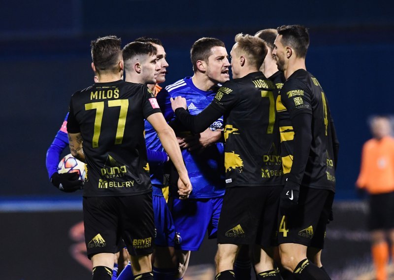 [VIDEO/FOTO] Pogledajte kako je Dinamo šokirao Osijek već u petoj minuti; Bjelica u nastavku krenuo na sve ili ništa i džoker s klupe Erceg zabio je za konačnih 1:1