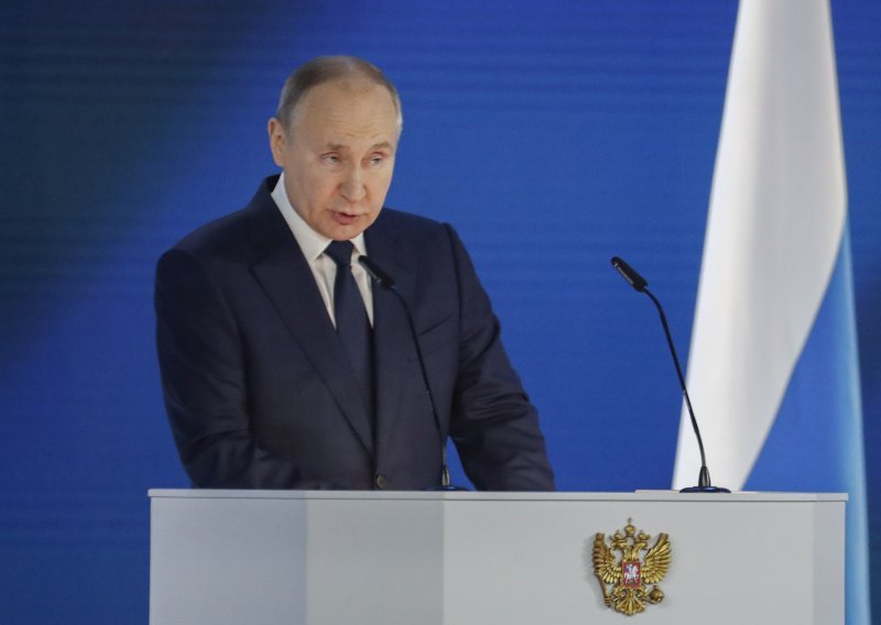 Putin: Rusija poduzima sve što mora u borbi protiv klimatskih promjena