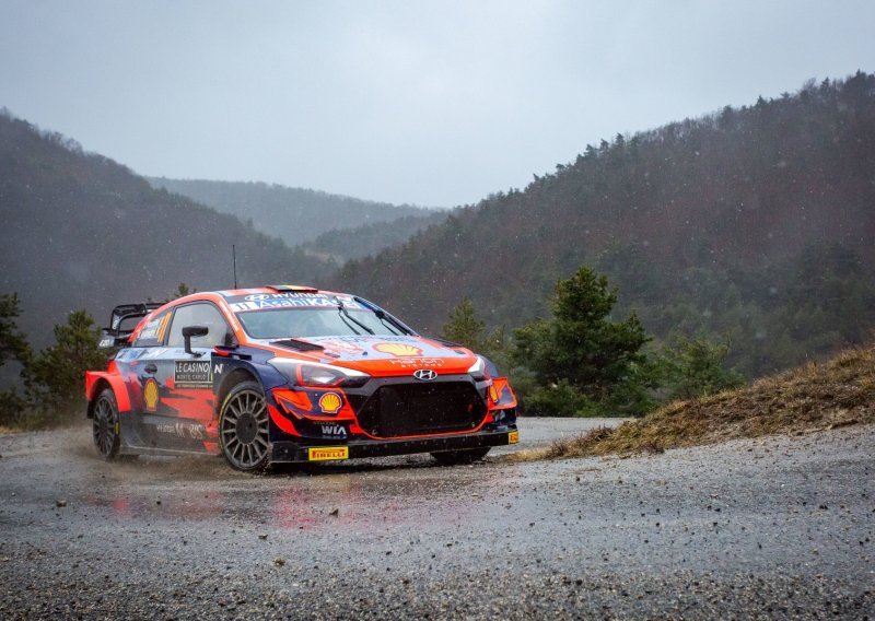 [FOTO/VIDEO] Hyundai i20 Coupe WRC u lovu na pobjedu na Croatia Rallyju