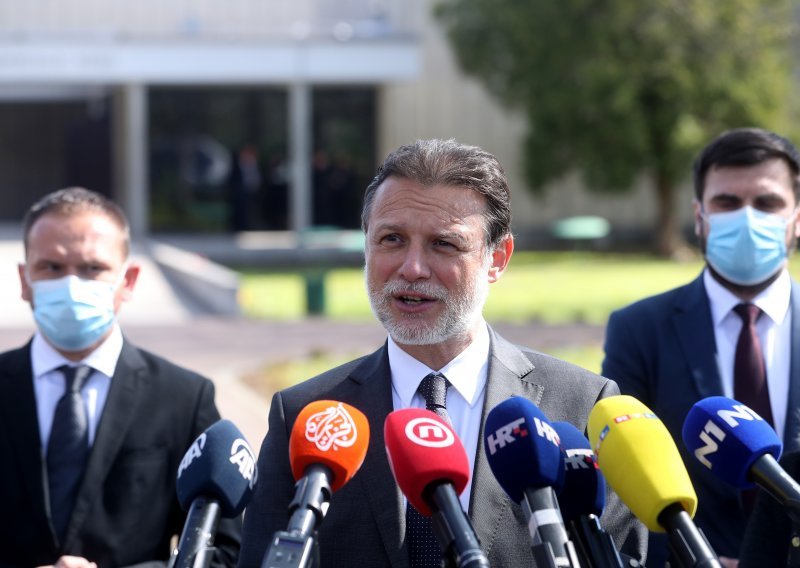 Jandroković: Ovo što govori klaun Milanović mi je zadnja rupa na svirali. Klatara se po Hrvatskoj svaki dan i lupeta čitav niz besmislenih tema
