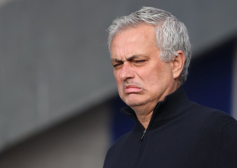 Jose Mourinho nije dugo čekao na ponudu, ali pitanje je može li ovaj klub zadovoljiti njegovu trenersku ambiciju