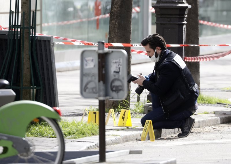 Francuska policajka ubijena u napadu nožem pored Pariza