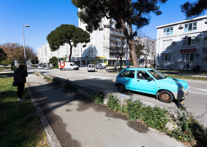 Dječak kojeg su pretukla četvorica huligana ima ozljede unutarnjih organa. Stabilno je i mogao bi uskoro kući