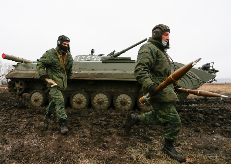 Bure baruta na istoku Ukrajine: Sprema li se rat velikih?