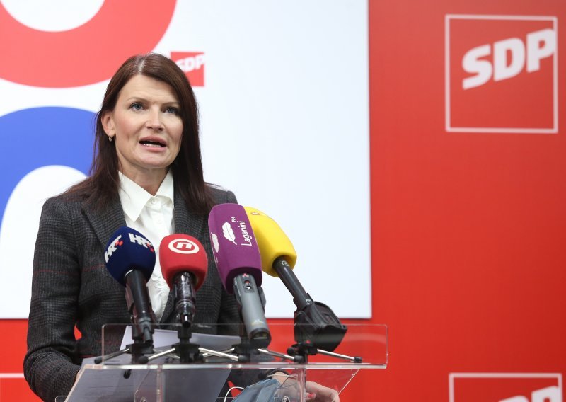 Sabina Glasovac dala podršku kandidatima SDP-a u Vukovaru