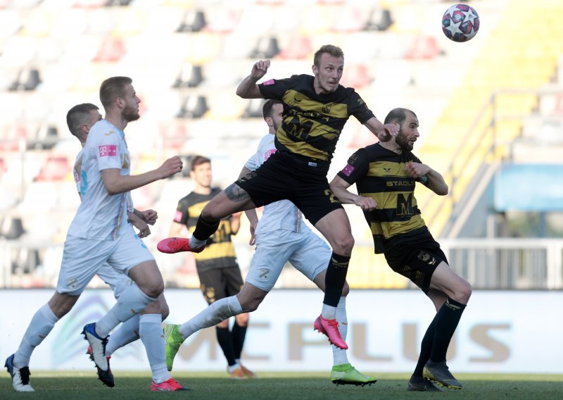 [VIDEO/FOTO] Golmani obilježili derbi Rijeke i Osijeka; Ivušić je obranio penal Muriću, ali Osijek je sve dalje od borbe za naslov prvaka