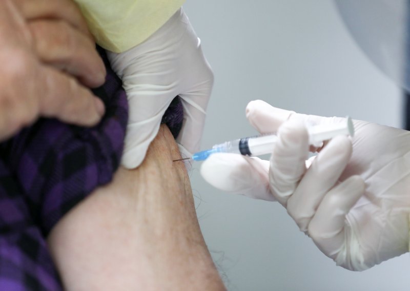 Cijepljenje značajno smanjuje rizik od hospitalizacije starijih