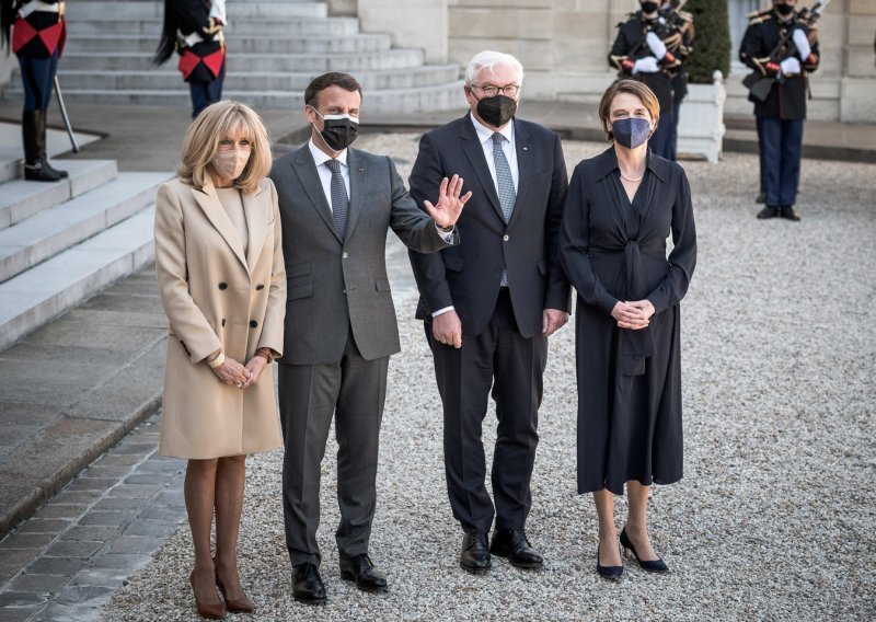 Nitko kao Brigitte Macron: Minimalizam je njezina modna formula od koje nikad ne odstupa