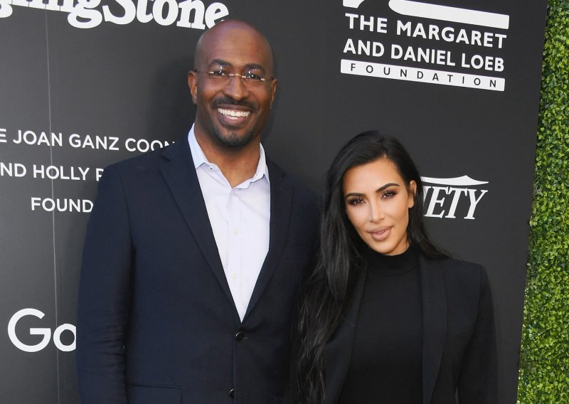 Dok razvod od Kanyeja Westa još traje, krenula su šuškanja o romansi Kim Kardashian i CNN-ovog novinara