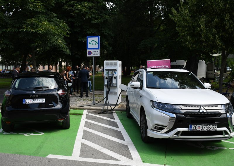 Kreću poticaji za kupnju električnih vozila: Ponuda vozila nikad bogatija, zloglasni 'najbrži prst' otišao je u povijest