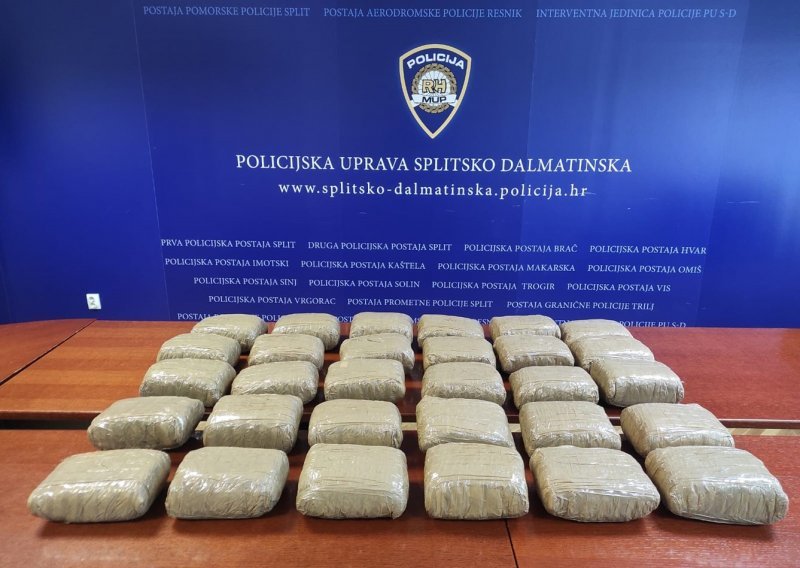 Kod Omiša uhićen 36-godišnjak s 30 kilograma marihuane