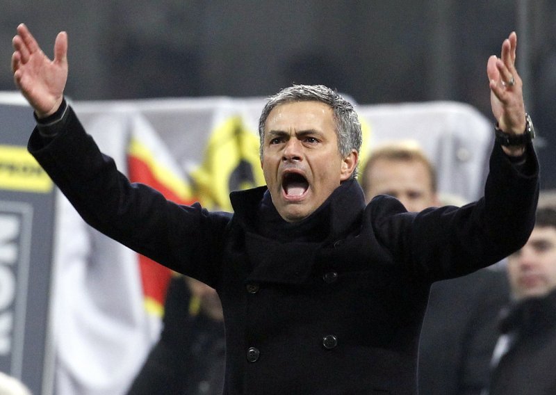 Mourinho traži prolaz kod svog Chelseaja