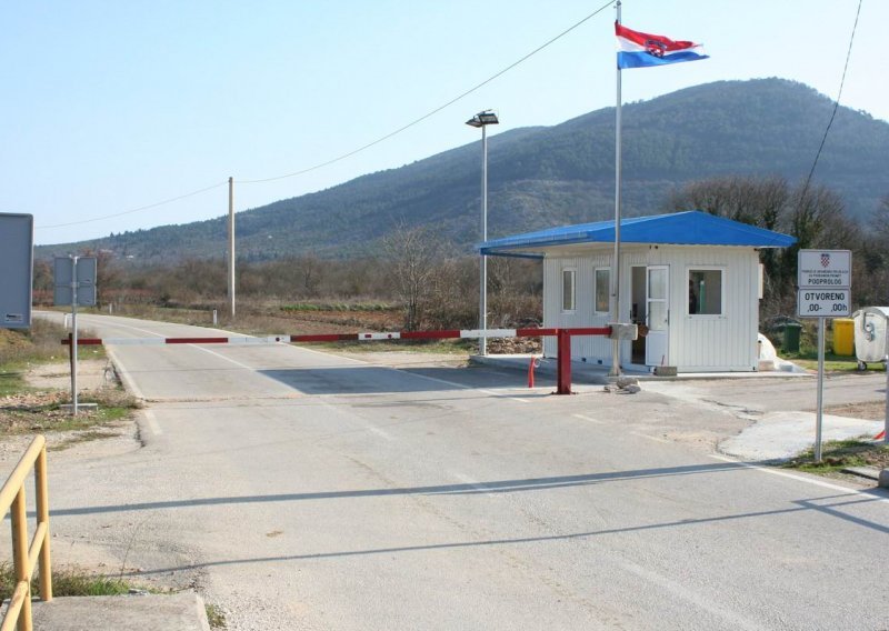 Three Bosnian municipalities want border crossing status amended