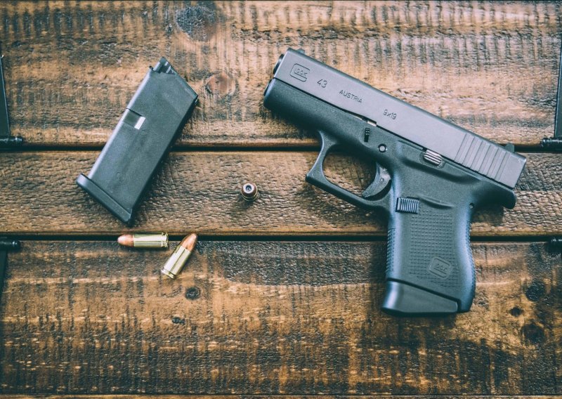 Dvadesetgodišnjak oružjem iz SAD-a planirao pucnjavu u školi