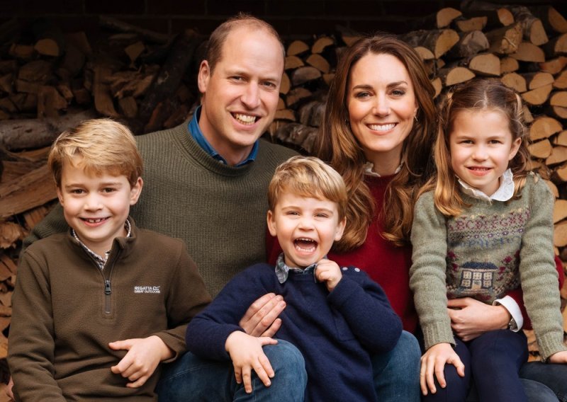 Kate Middleton i princ William objavili video koji nikoga ne ostavlja ravnodušnim: Pokazali trenutke obiteljske sreće sa svojim zaigranim mališanima