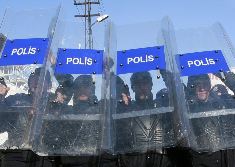 U pucnjavi u Istanbulu ubijene dvije 'teroristkinje'