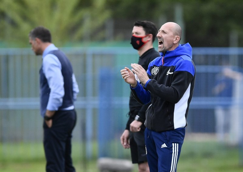 [VIDEO/FOTO] Dinamov trener Damir Krznar napravio iznimku, pa javno pohvalio jednog igrača: Idemo po pobjedu i protiv Hajduka i protiv Rijeke