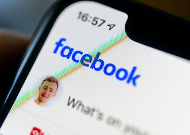 Zuckerbergova kompanija šalje poruke korisnicima iPhonea: 'Pomozite nam održati Facebook besplatnim'