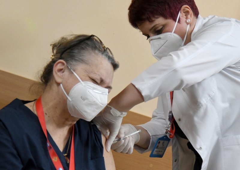 U Crnoj Gori počelo masovno cijepljenje, stanovnici mogu birati između dostupnih cjepiva