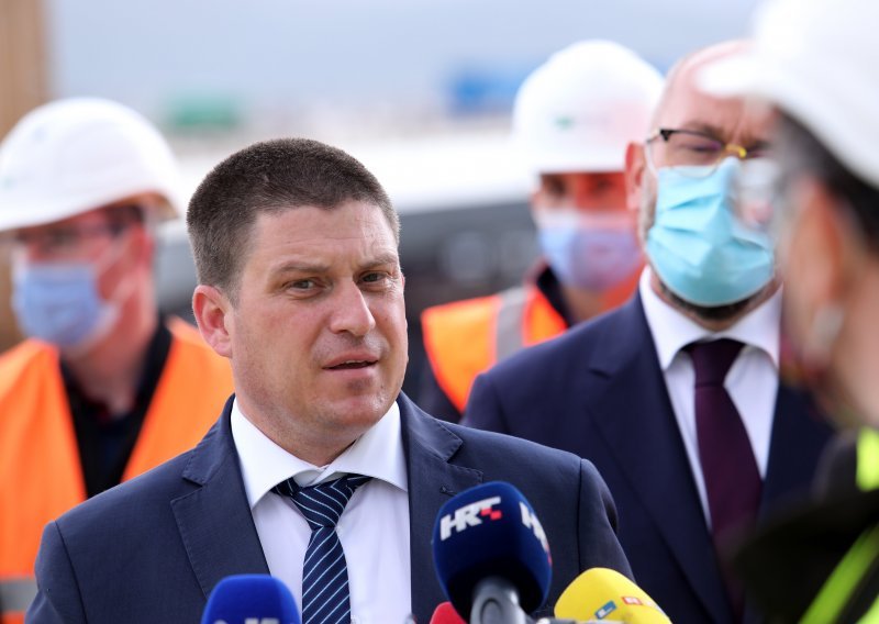 Ministar Oleg Butković zadovoljan obnovom jedne od najprometnijih vinkovačkih ulica