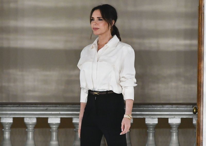 Sviđa vam se minimalistička elegancija? Victoria Beckham ne može bez ovih pet basic komada