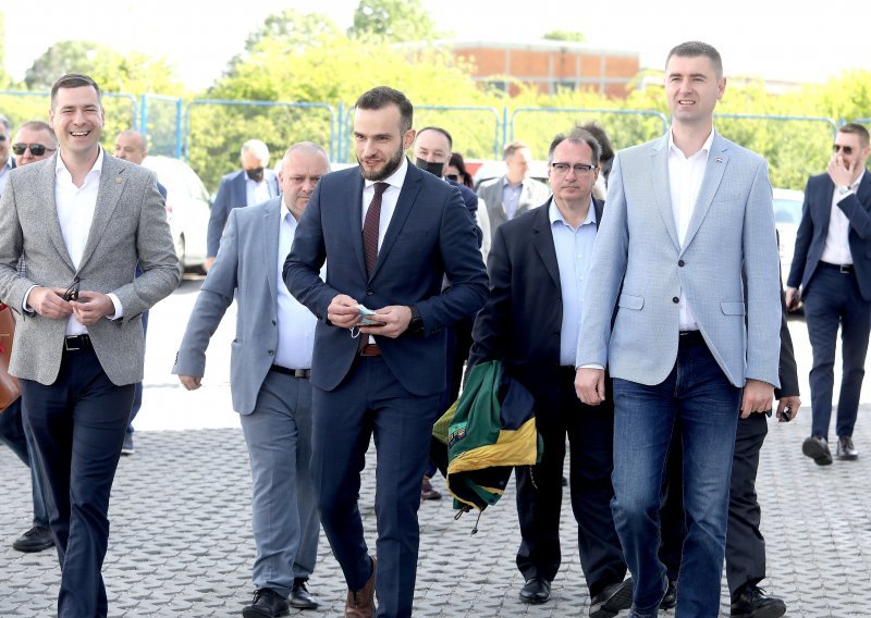 Filipoviću se u kampanji pridružio ministar Aladrović, propagirao investicije Vlade u Grad Zagreb