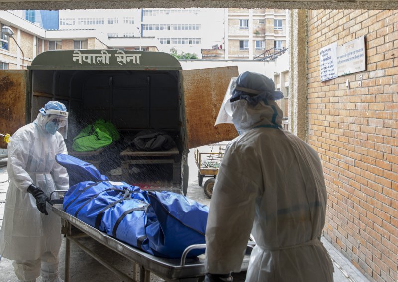 Žarište covida-19 širi se iz Indije u Nepal koji trenutno bilježi 57 puta više slučajeva nego prije mjesec dana
