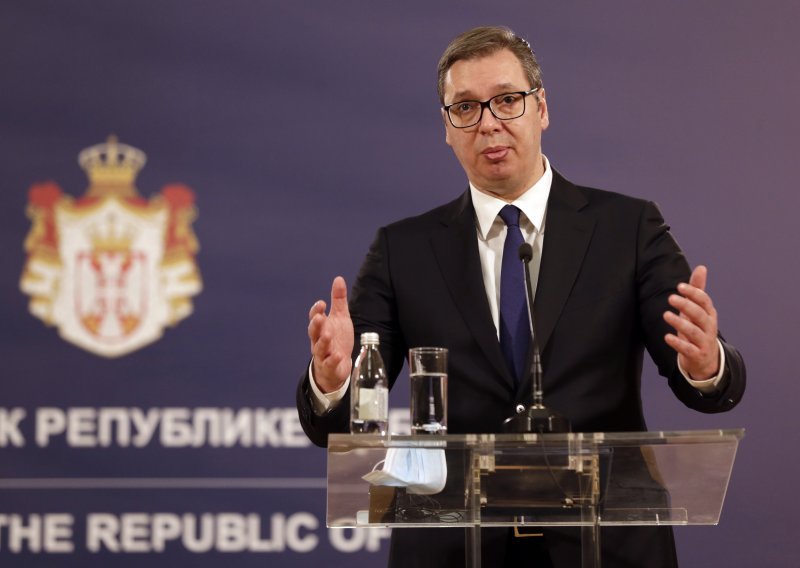 Vučić kaže da Hrvatska angažmanom u KFOR-u želi poniziti Srbiju