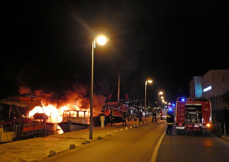Požar progutao gliser slovenskog državljana