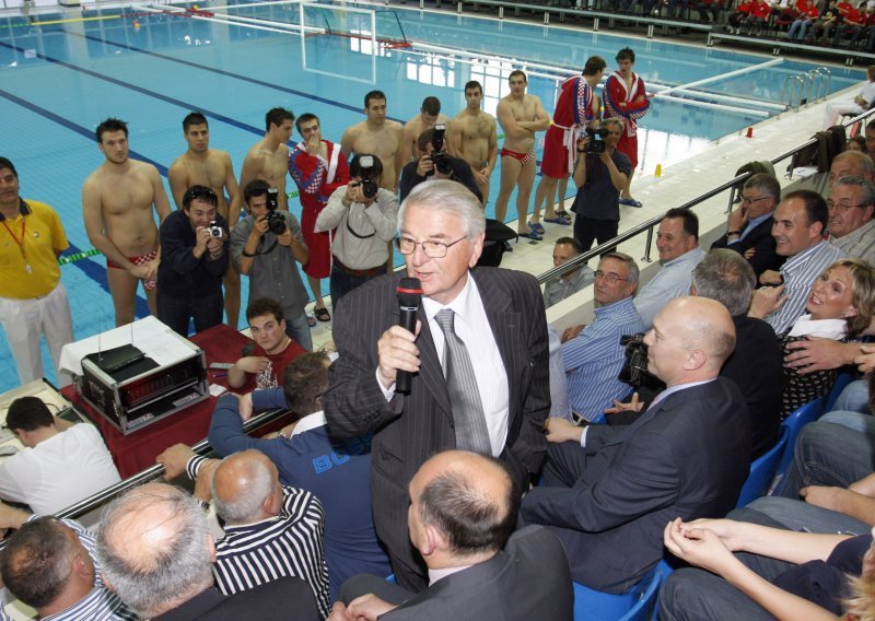 'Objaviš li ovo, ostat ćeš bez glave'