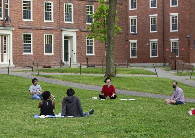 Harvard studentima uvjetuje cijepljenje protiv covida-19