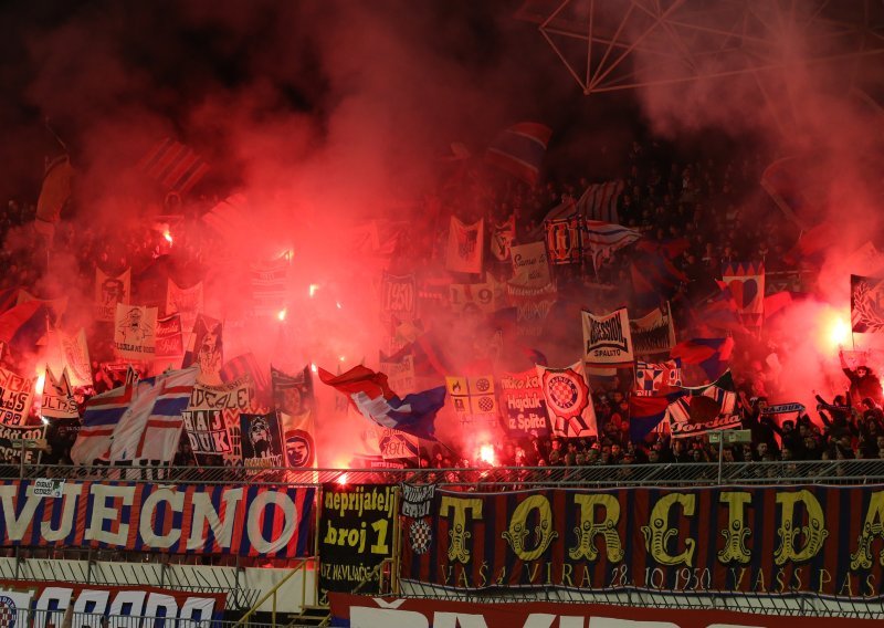 Povijesni trenutak za hrvatski nogomet; navijači Hajduka preuzeli su kontrolni paket dionica i sada mogu utjecati na donošenje važnih odluka