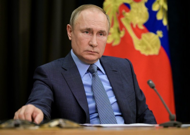 Putin Dumi predložio izlazak iz vojnog nadzora 'Otvoreno nebo'