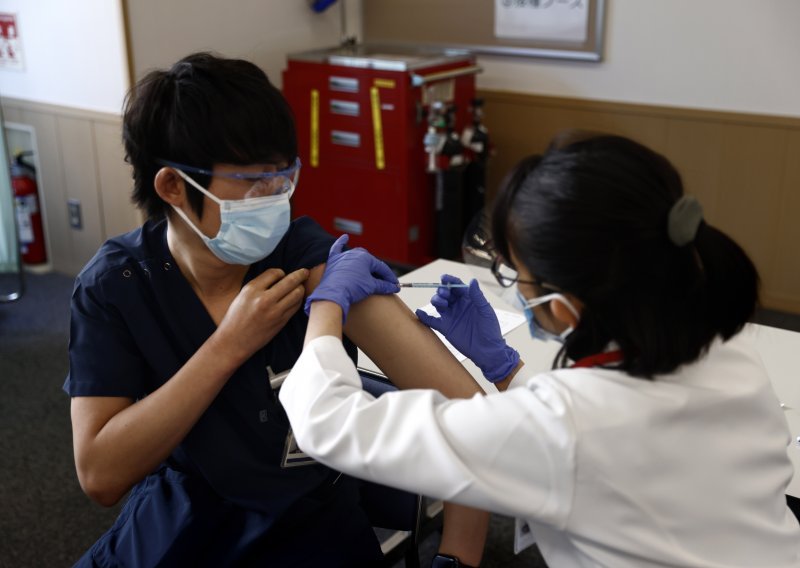 Japan nagomilao cjepiva, ali je zbog logističkih propusta cijepljeno tek dva posto stanovništa