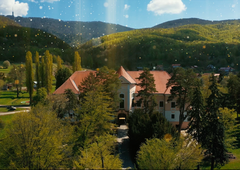 Upoznajte Maju, djevojčicu koja živi u dvorcu