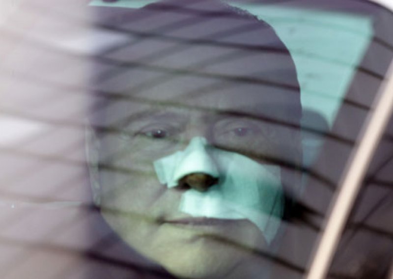 Berlusconijev napadač smješten na psihijatriju