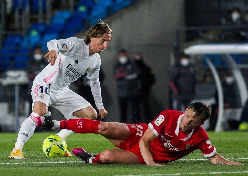 [FOTO] Ivan Rakitić zabio i asistirao za Sevillu, ali Real Madrid je izbjegao poraz autogolom u 94. minuti utakmice