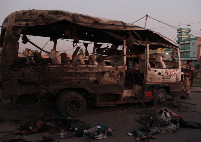 Jedanaest mrtvih u eksploziji autobusa u Afganistanu