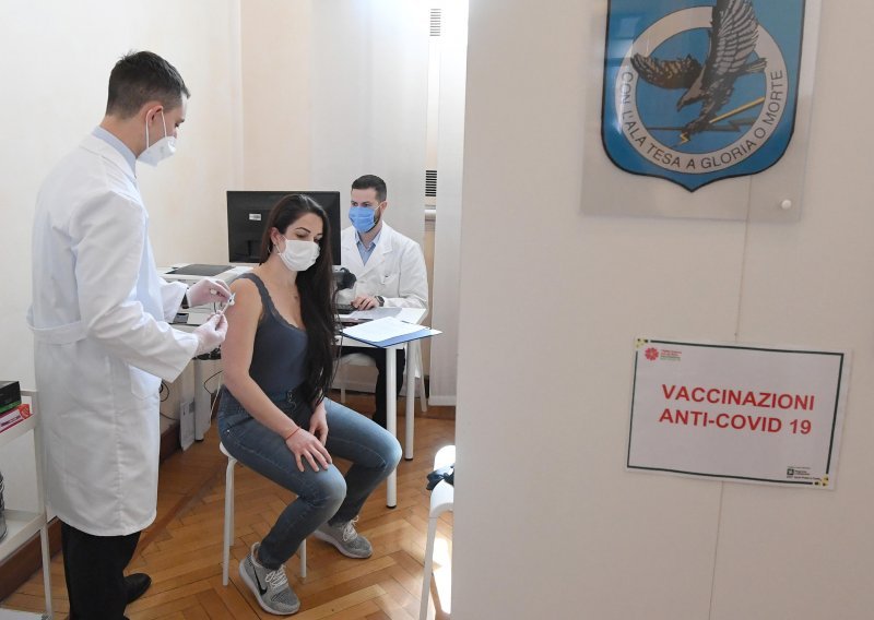 Talijanka pogreškom primila šest doza Pfizerova cjepiva