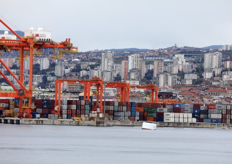 Jadranska vrata: U deset godina pretovareno dva milijuna kontejnera