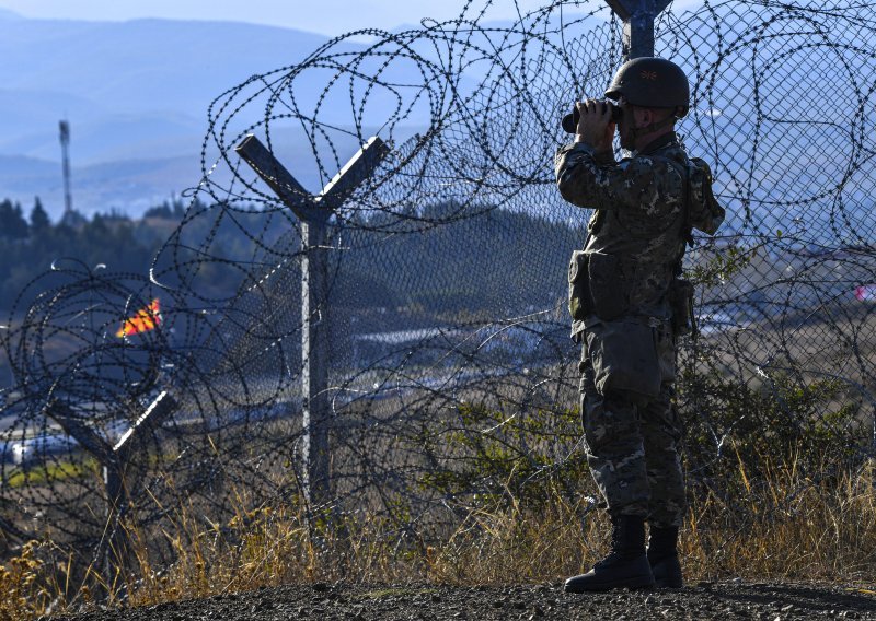 Tržište krijumčarenja migranata na tzv. Balkanskoj ruti vrijedno najmanje 50 milijuna eura