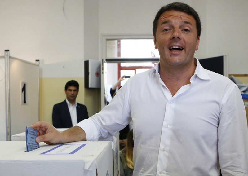 Renzi stavlja sve na kocku zbog referenduma o Senatu 2016.