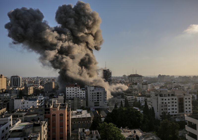 Troje mrtvih u napadu u središtu Izraela, Hamas: ‘Ovo je odgovor na stanje u Jeruzalemu‘