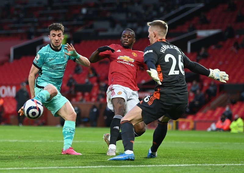 [FOTO] Fantastičan derbi na Old Traffordu; Liverpool velikim preokretom razbio Manchester United i ostao u igri za Ligu prvaka