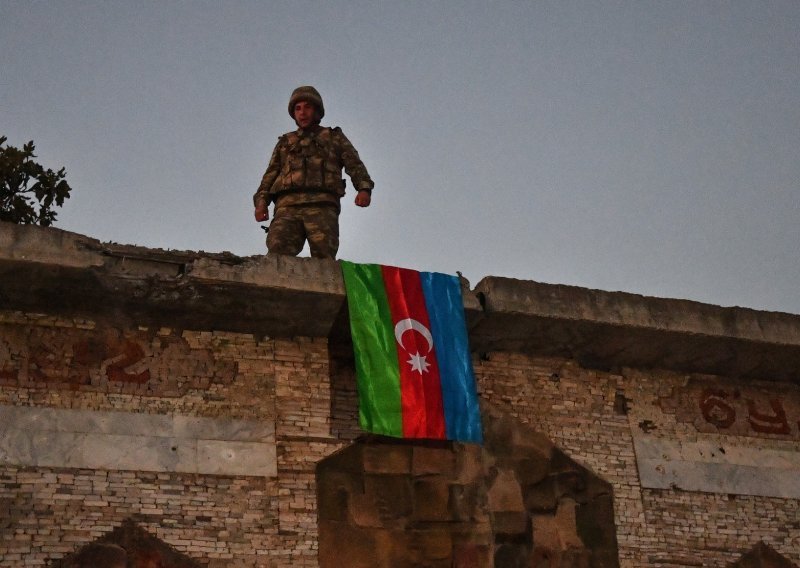 Armenija optužila Azerbajdžan za upad na svoj teritorij; oglasio se i Macron