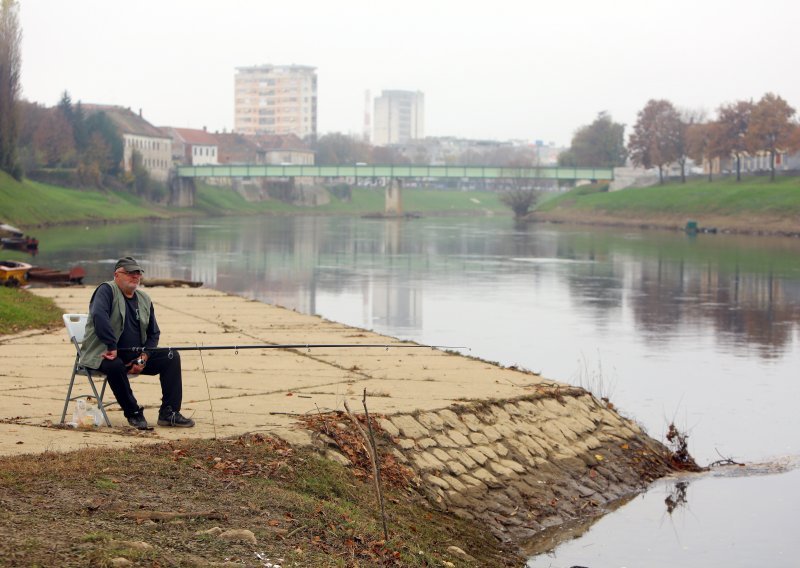 Sredinom dana opet pljuskovi s grmljavinom, a ni početak novog tjedna ne nosi bolje vijesti