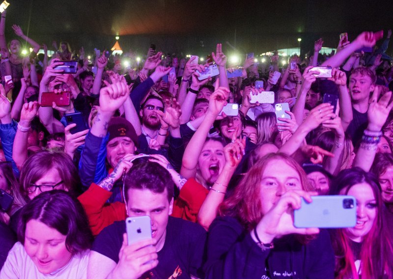 Nije koncert samo svirka: Kad ćemo se napokon ljubiti, svađati, plesati i zagrljeni pjevati?