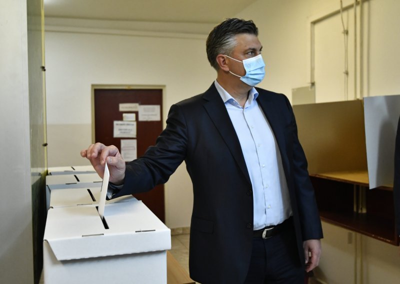 Među jutarnjim glasačima i Plenković: 'Ključno je i neophodno da što veći broj građana iskoristi svoje pravo'