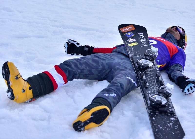 U Sloveniji rekordno kasni snijeg produžio sezonu skijanja