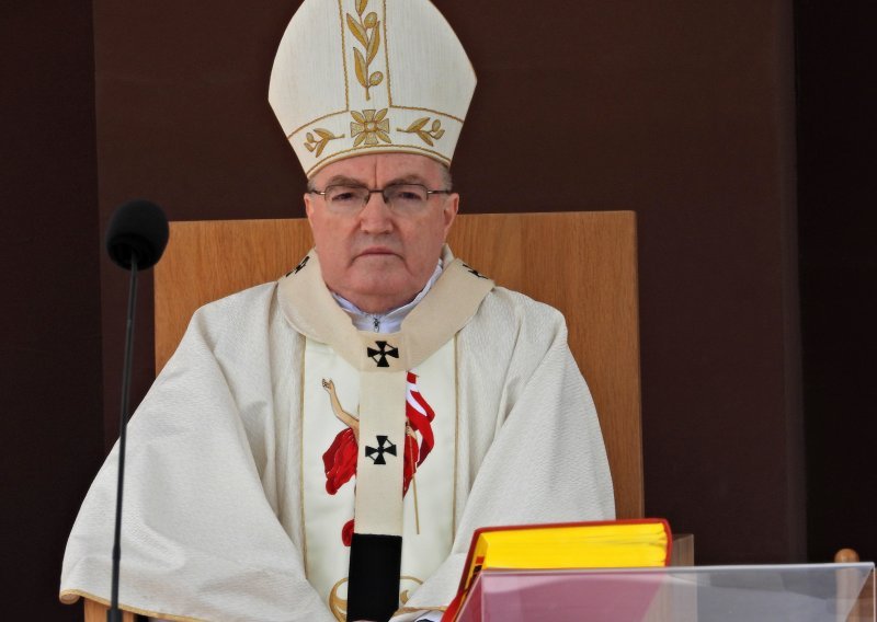 Kardinal Bozanić blagoslovio novi prostor Laudato televizije